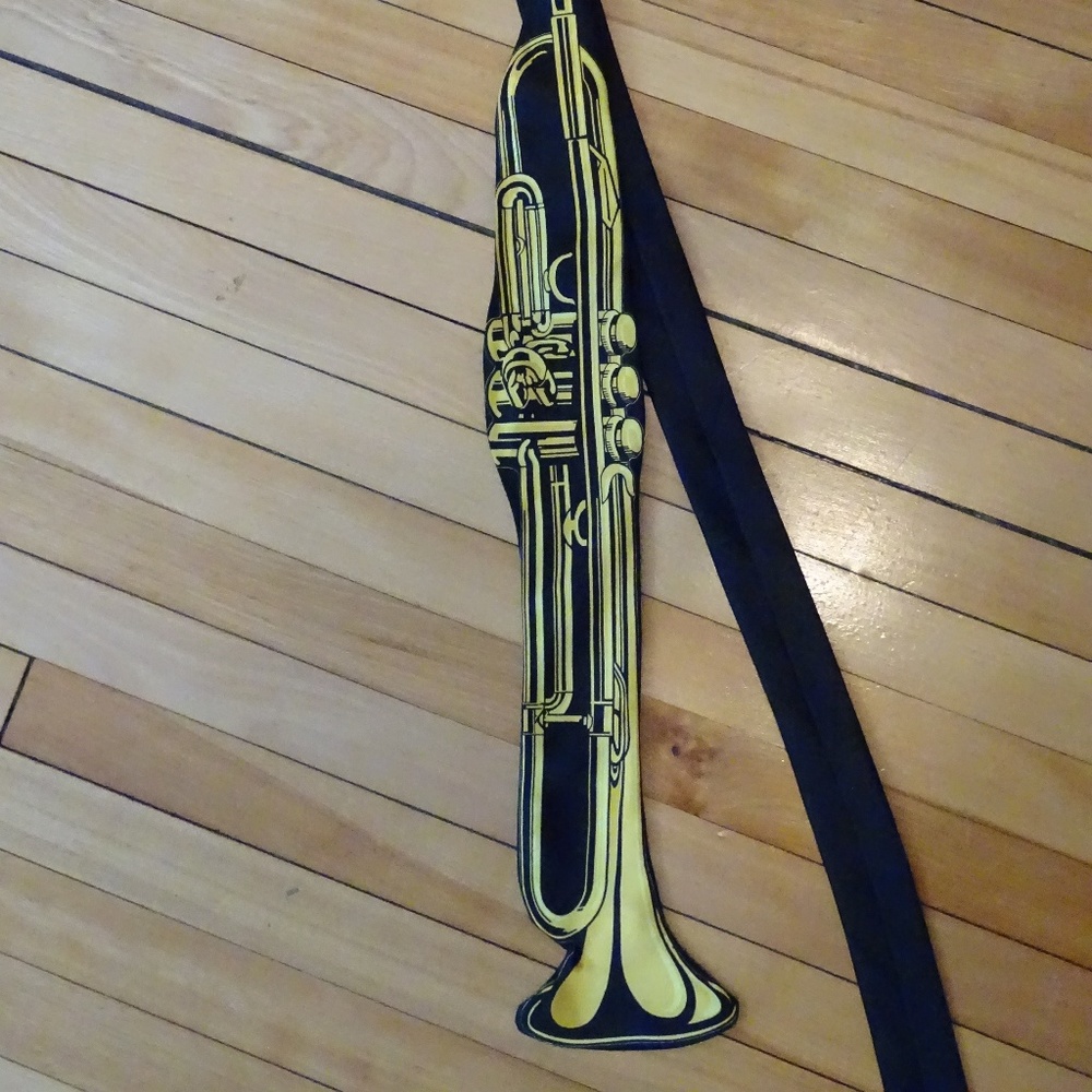 Trumpet tie